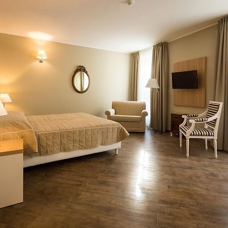 Hotel Monteverde Акуи Терме Екстериор снимка