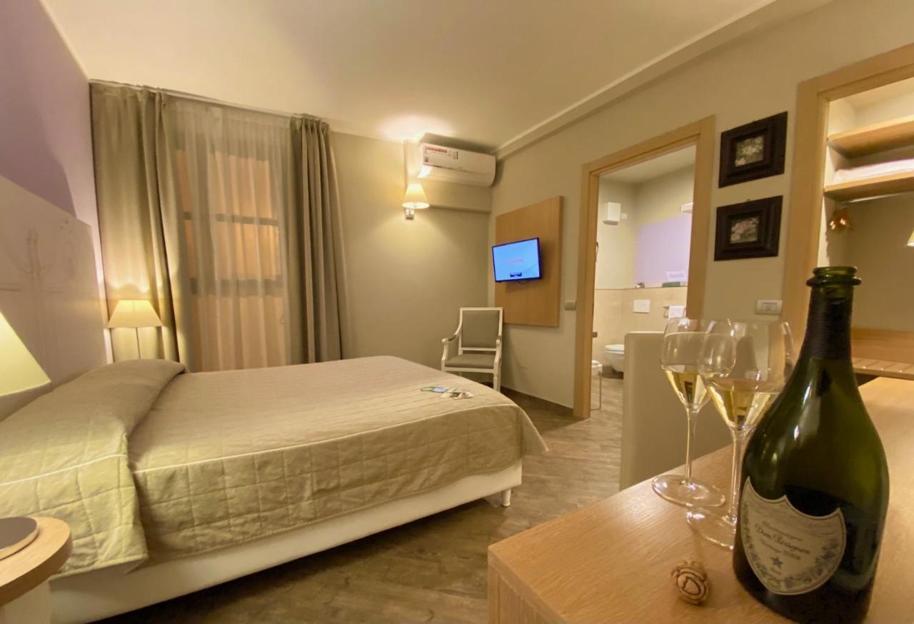 Hotel Monteverde Акуи Терме Екстериор снимка