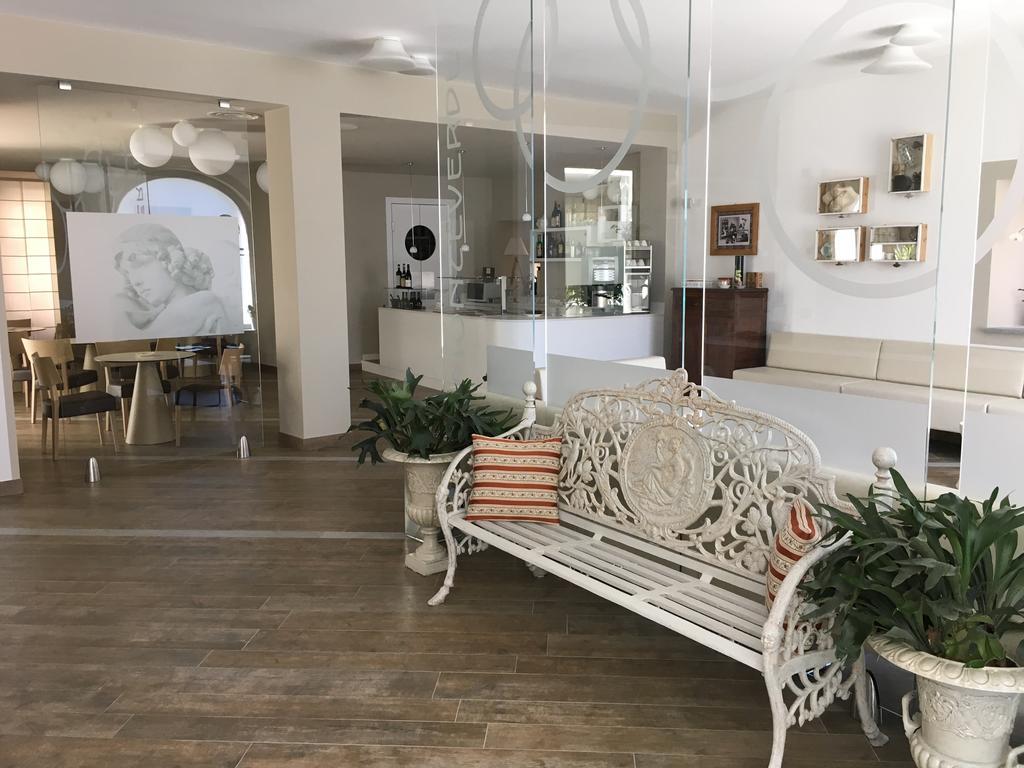 Hotel Monteverde Акуи Терме Екстериор снимка