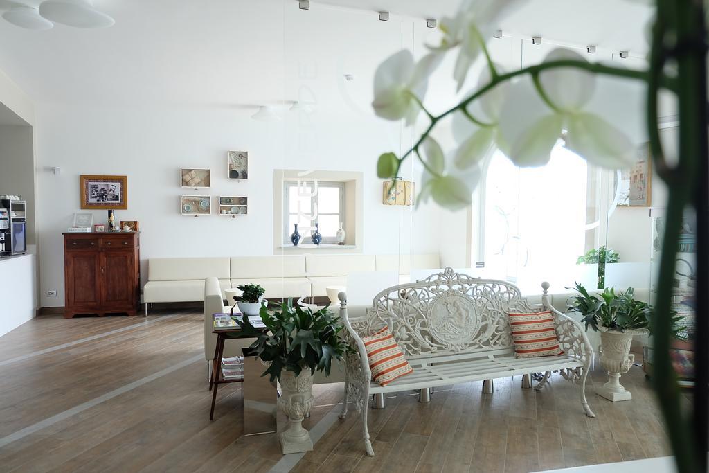 Hotel Monteverde Акуи Терме Екстериор снимка
